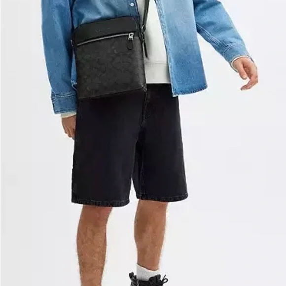 Coach Signature Black Unisex Bag